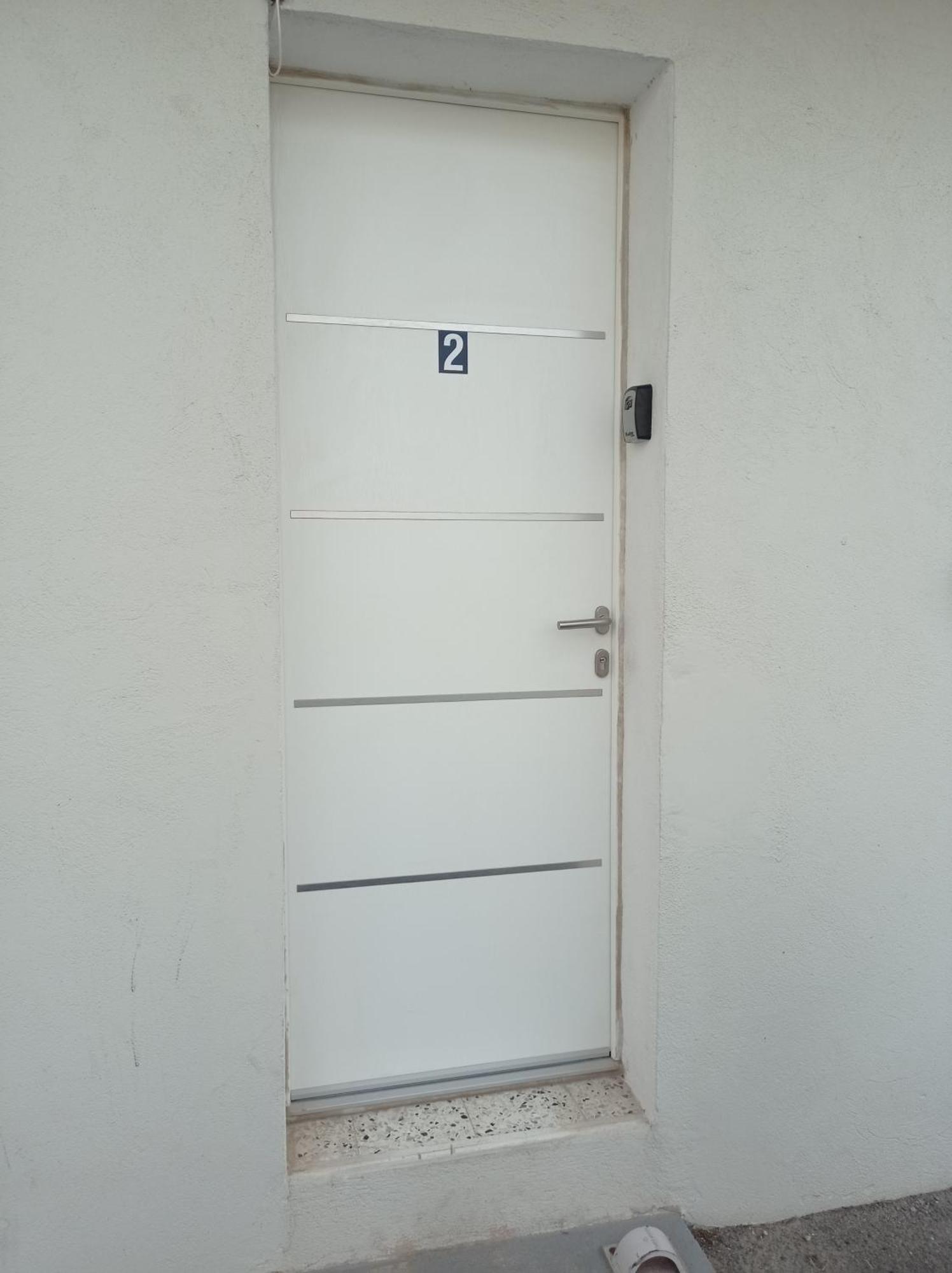 Les Carabins, Clim, Parking, Commerce Fos-sur-Mer Exterior foto